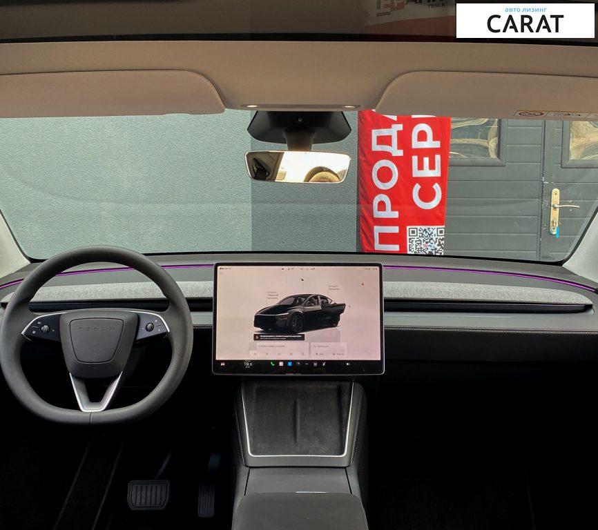 Tesla Model Y 2025