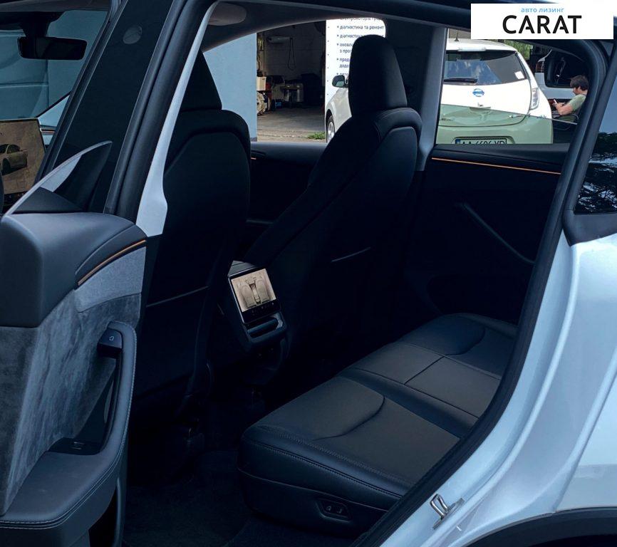 Tesla Model Y 2025