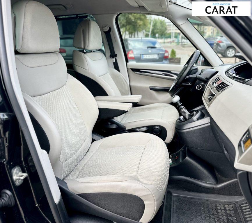Citroen Grand C4 Picasso 2011