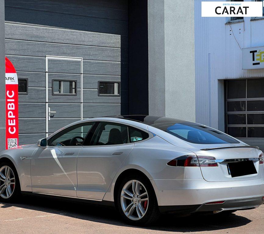 Tesla Model S 2015