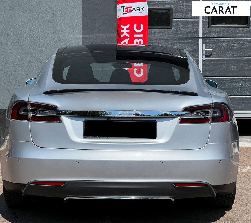 Tesla Model S 2015