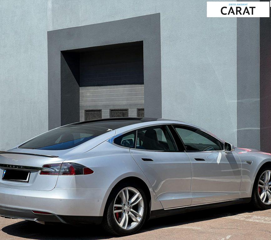 Tesla Model S 2015