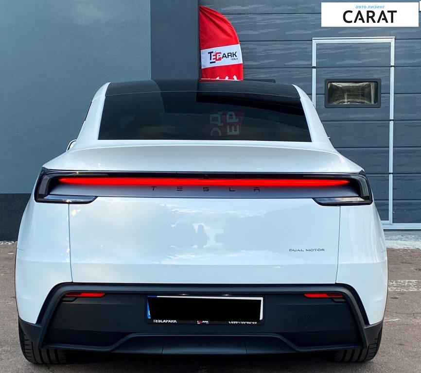 Tesla Model Y 2025