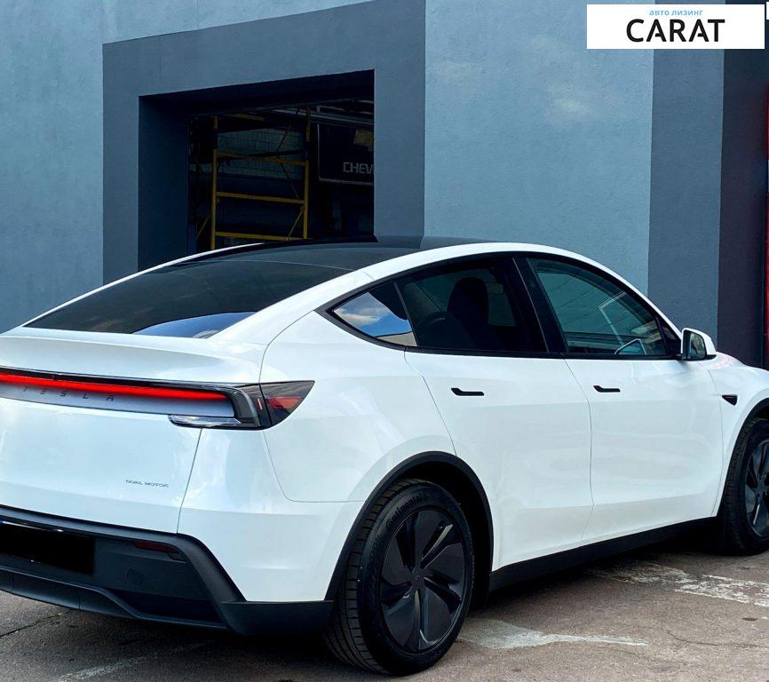 Tesla Model Y 2025