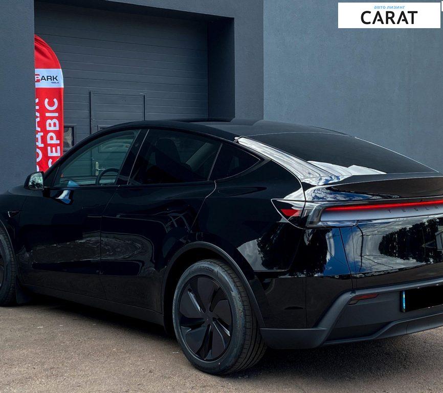 Tesla Model Y 2025