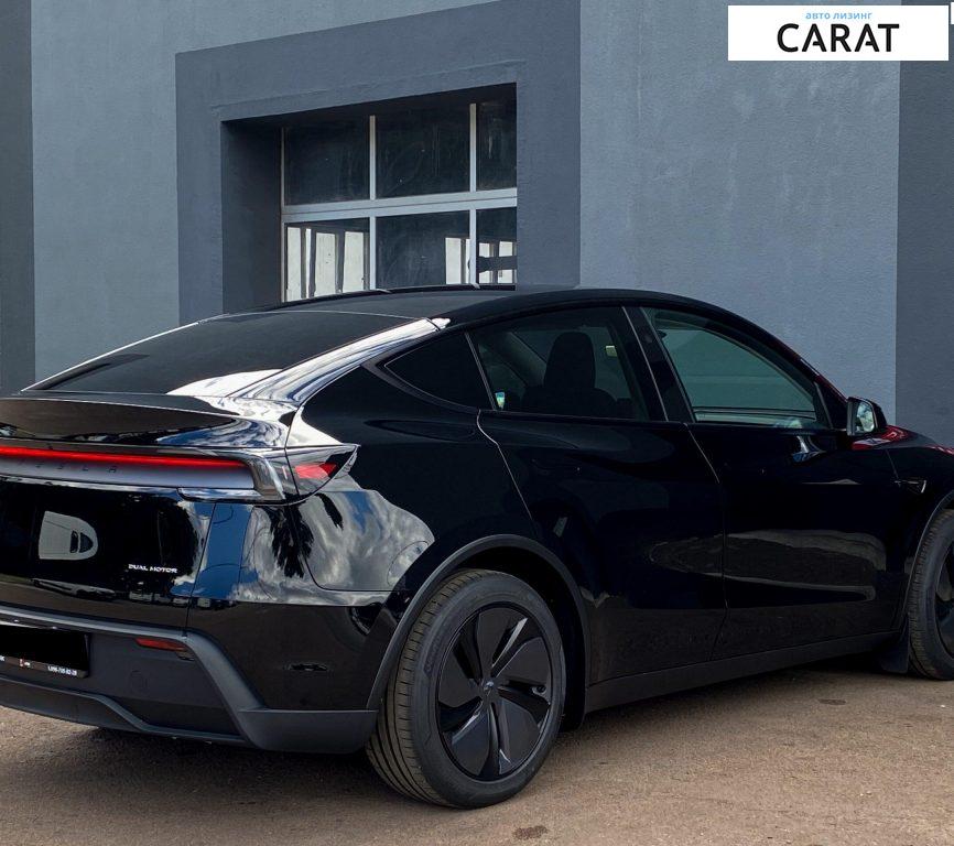 Tesla Model Y 2025