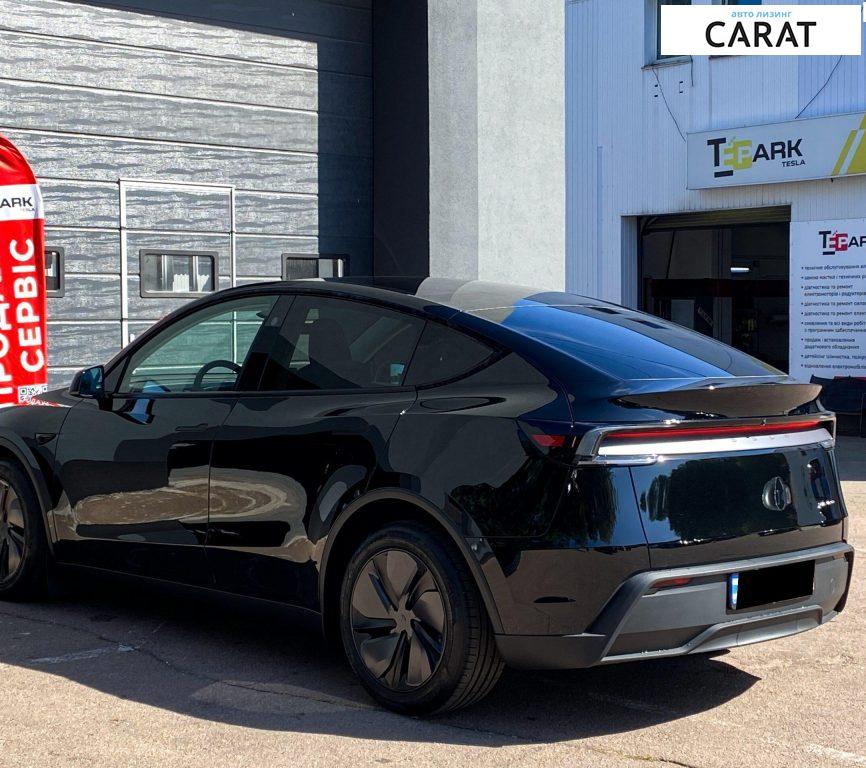 Tesla Model Y 2025