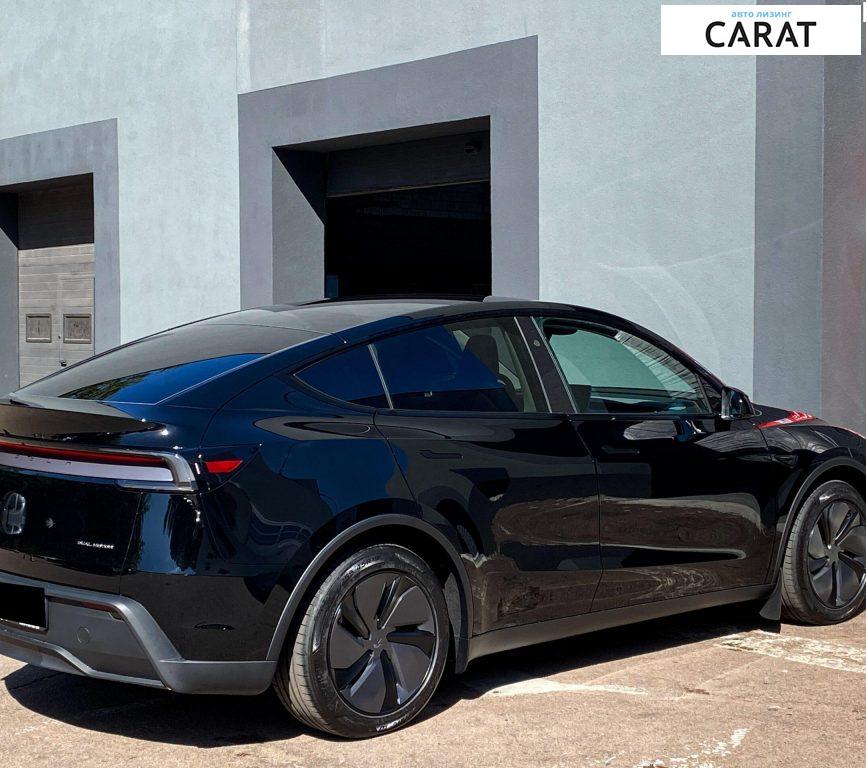 Tesla Model Y 2025