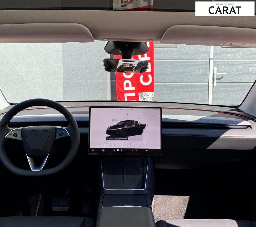 Tesla Model Y 2025