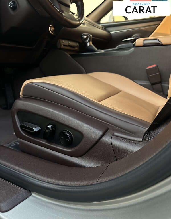 Lexus ES 2021