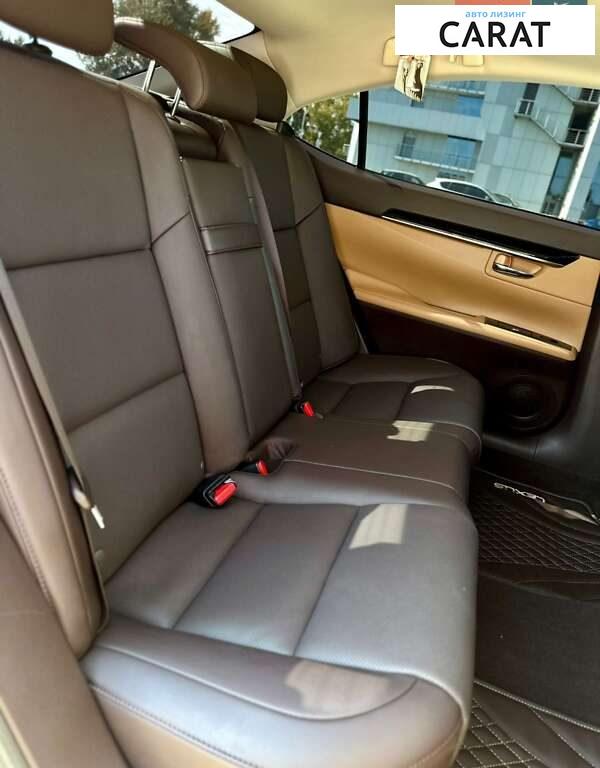 Lexus ES 2018