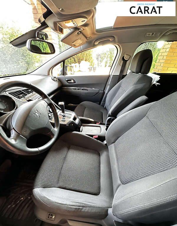 Peugeot 5008 2013