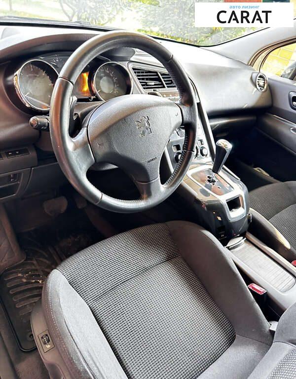 Peugeot 5008 2013