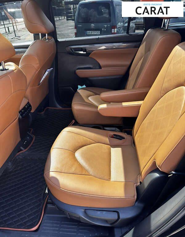 Toyota Highlander 2021
