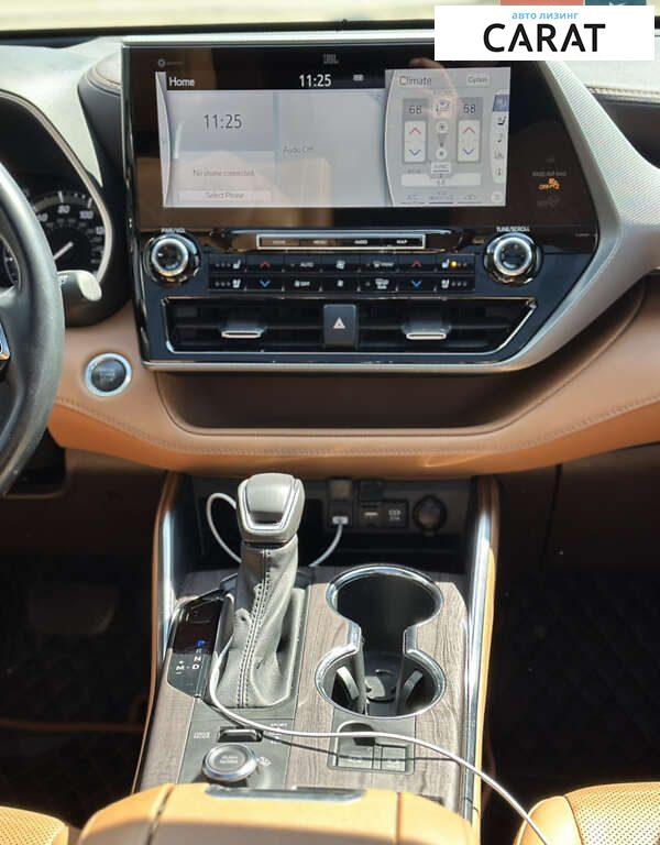 Toyota Highlander 2021