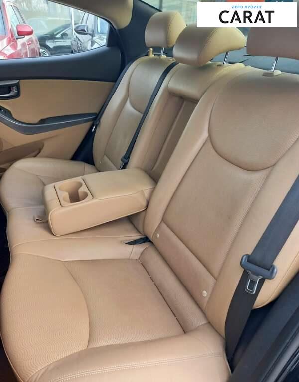 Hyundai Elantra 2012