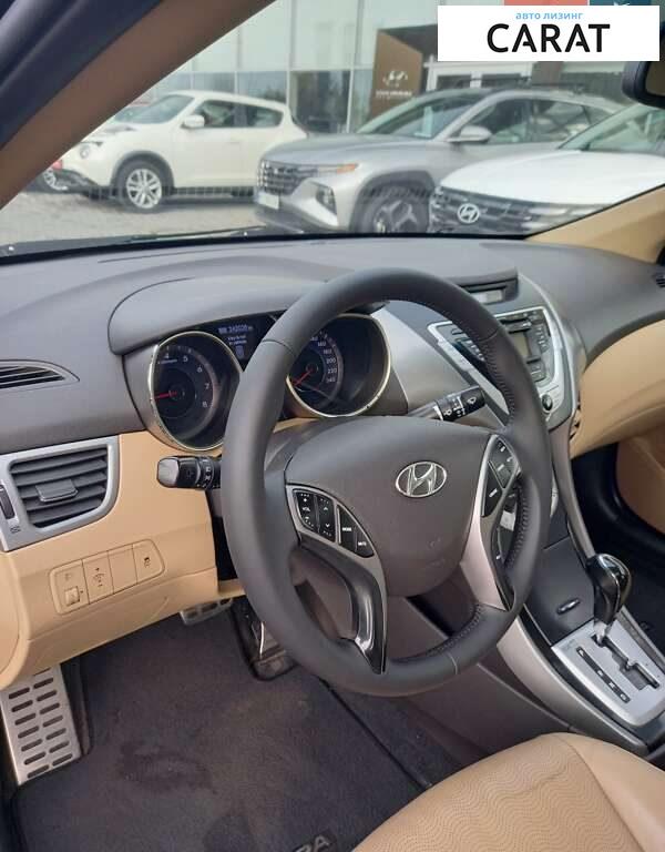 Hyundai Elantra 2012