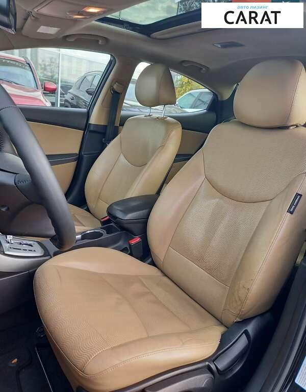 Hyundai Elantra 2012