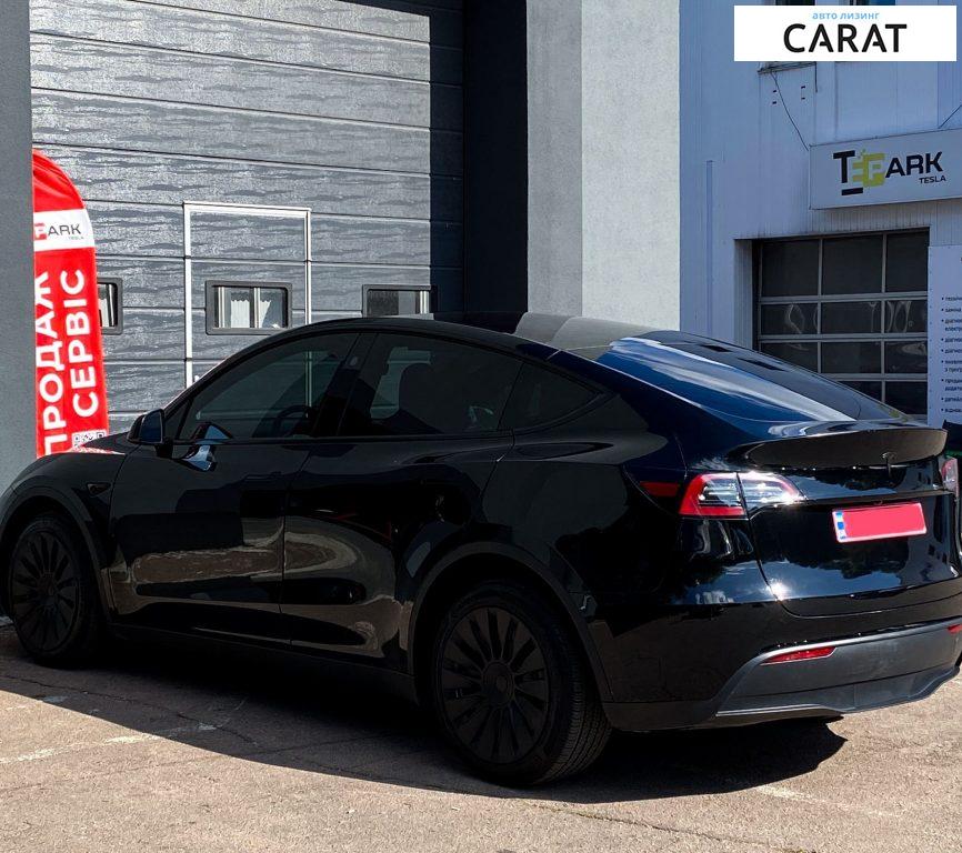 Tesla Model Y 2025