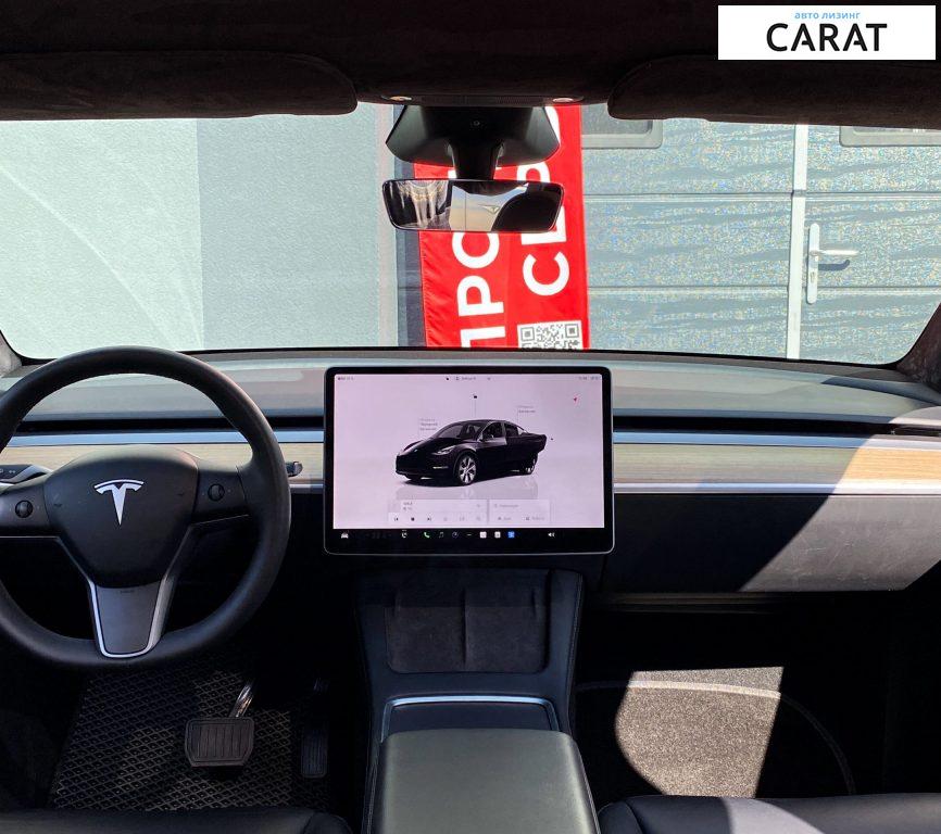 Tesla Model Y 2025