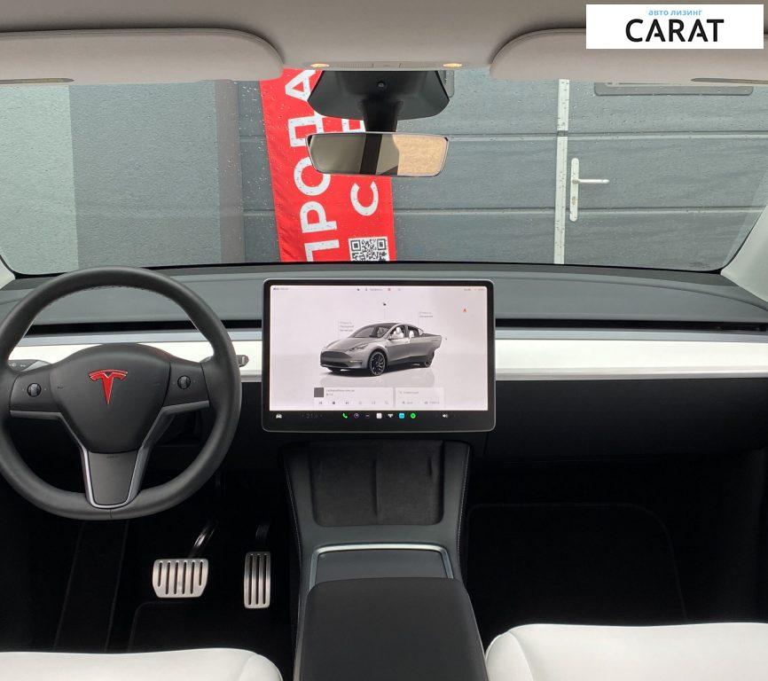 Tesla Model Y 2024