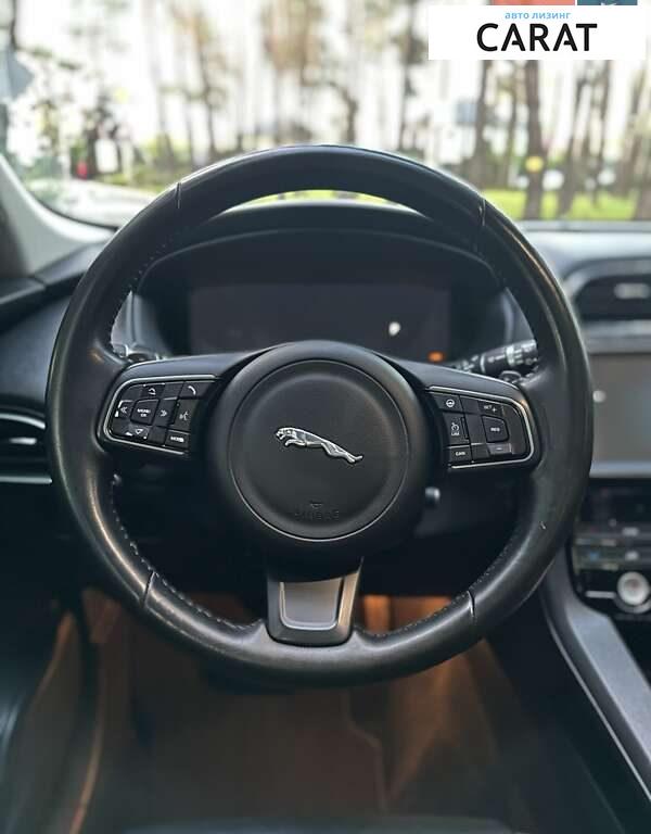 Jaguar F-Pace 2016