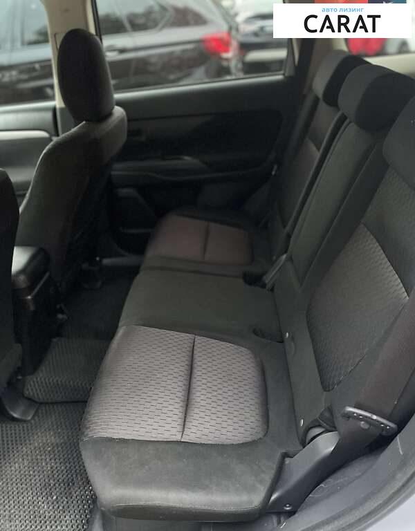 Mitsubishi Outlander 2012