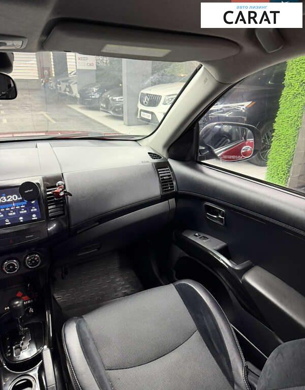 Mitsubishi Outlander 2011