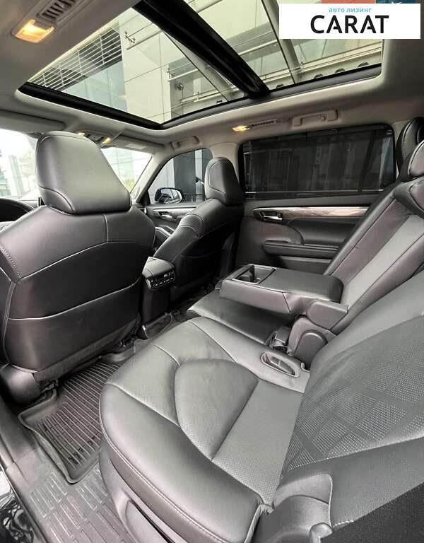 Toyota Highlander 2021