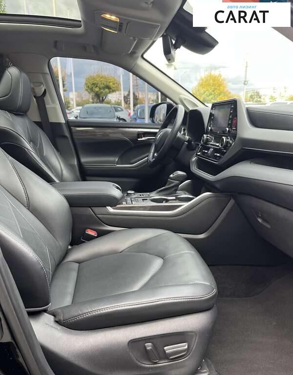 Toyota Highlander 2021