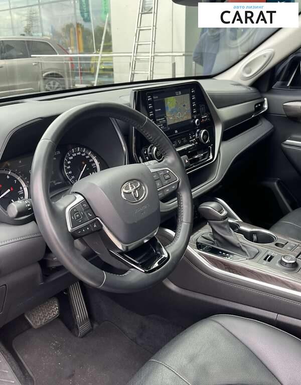 Toyota Highlander 2021