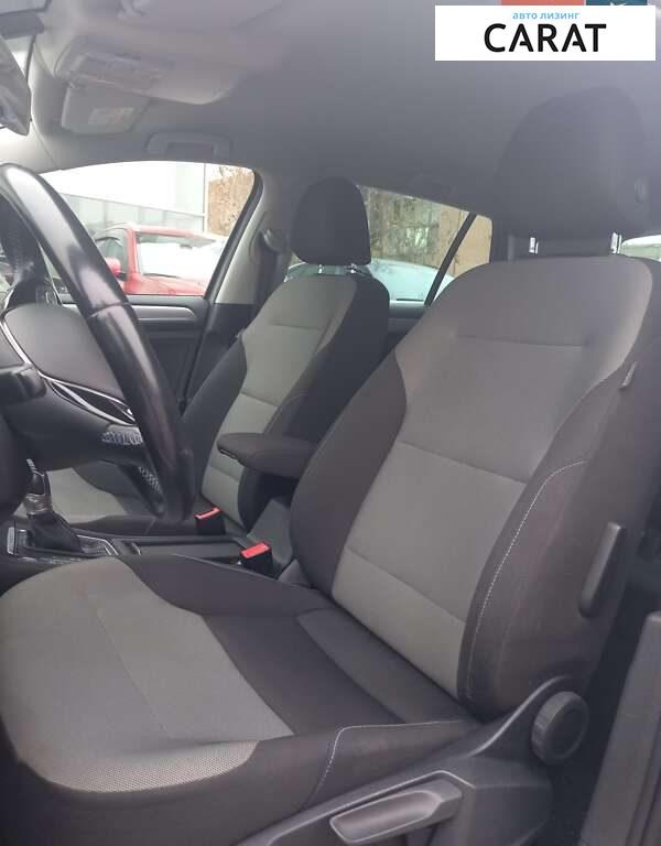 Volkswagen e-Golf 2015