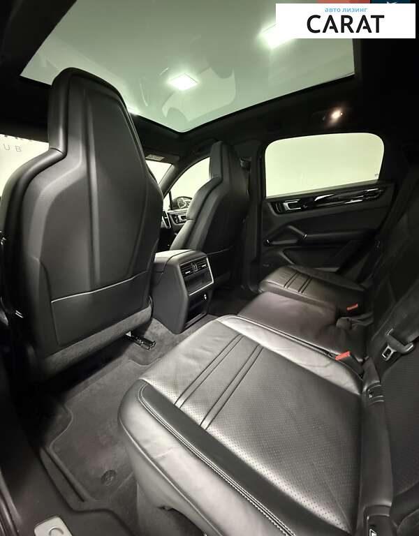 Porsche Cayenne 2021