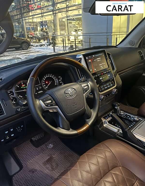 Toyota Land Cruiser (все) 2017