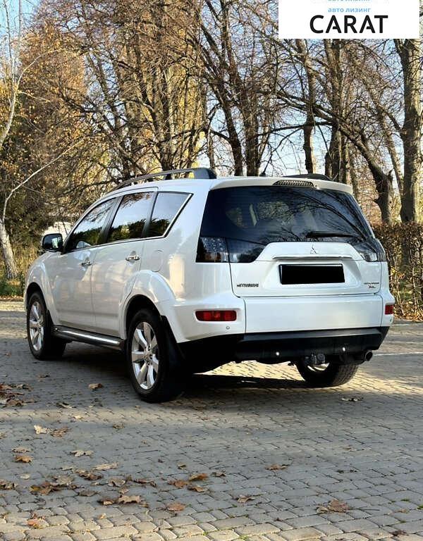 Mitsubishi Outlander 2011