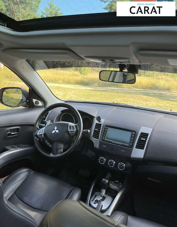 Mitsubishi Outlander 2011