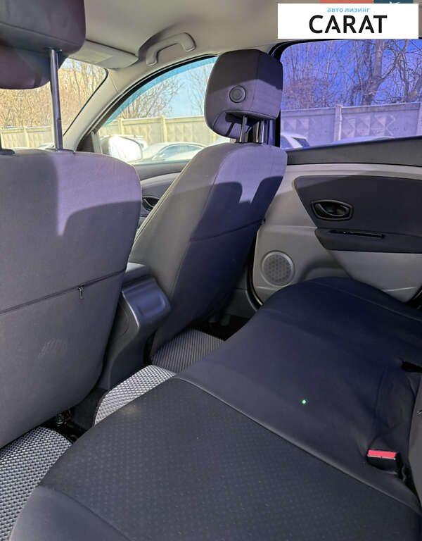 Renault Fluence 2011