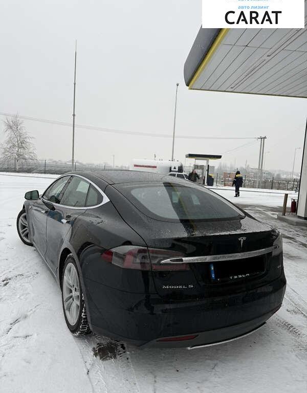 Tesla Model S 2015