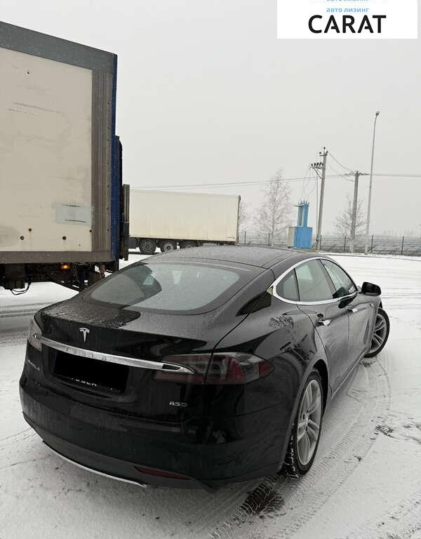 Tesla Model S 2015