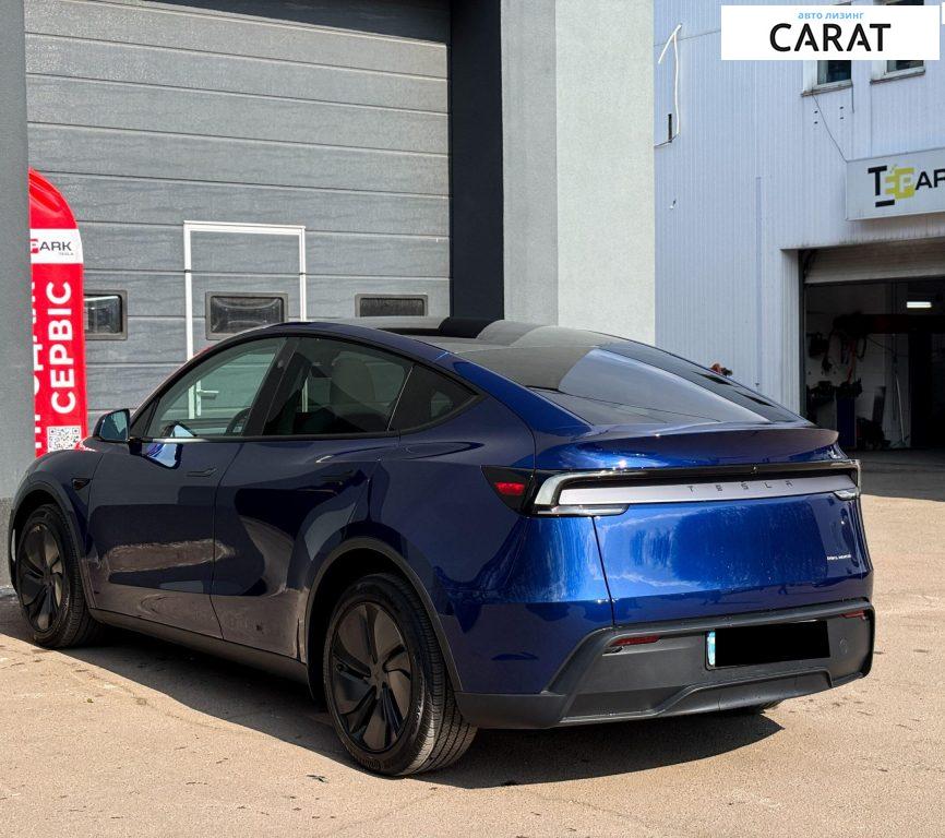 Tesla Model Y 2025