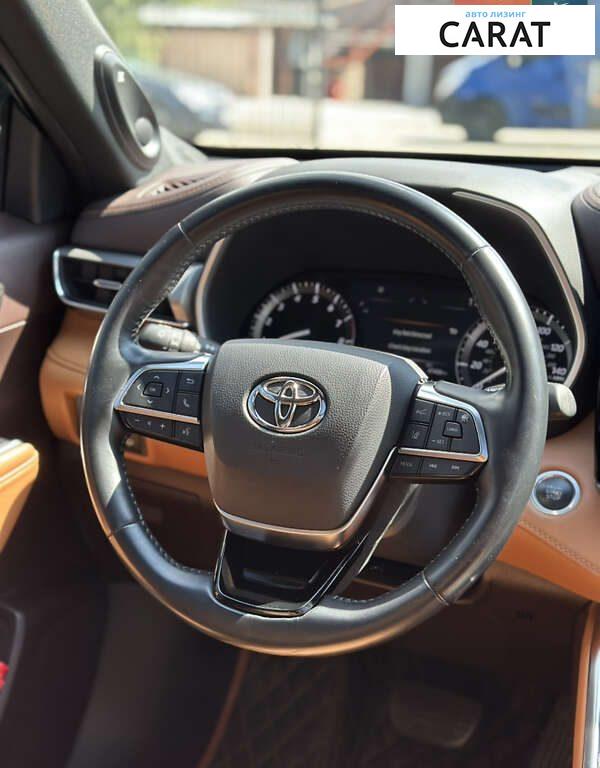 Toyota Highlander 2021