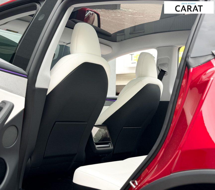 Tesla Model Y 2025