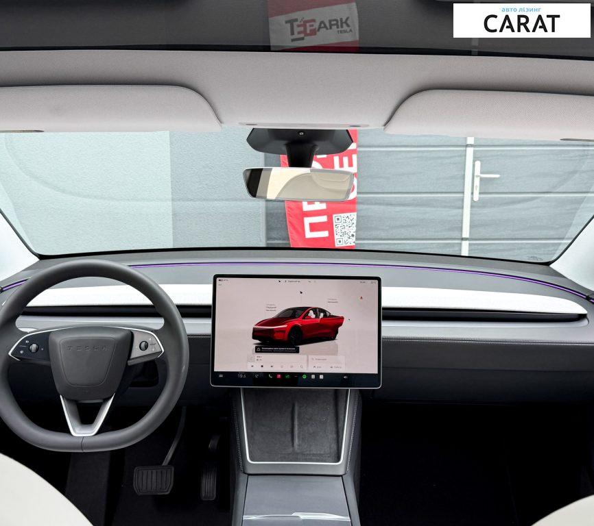 Tesla Model Y 2025