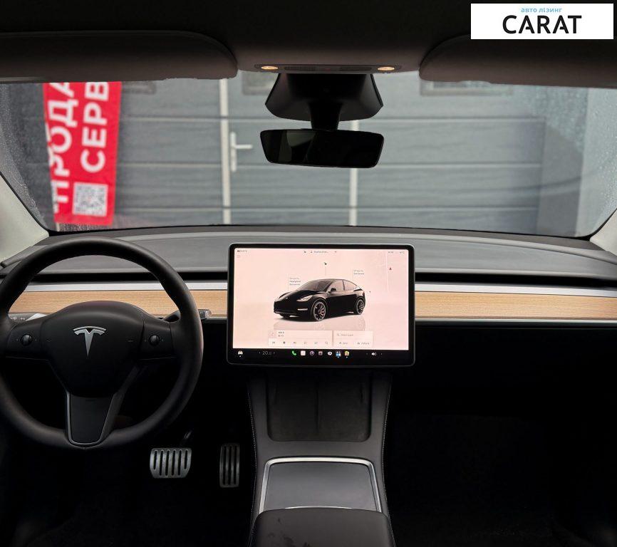 Tesla Model Y 2024