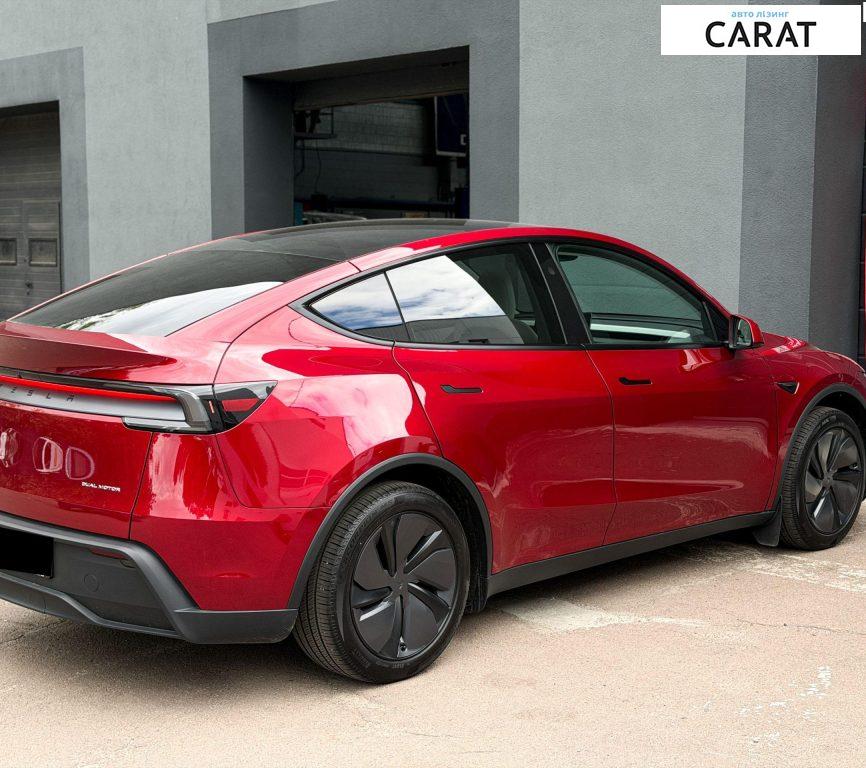 Tesla Model Y 2025