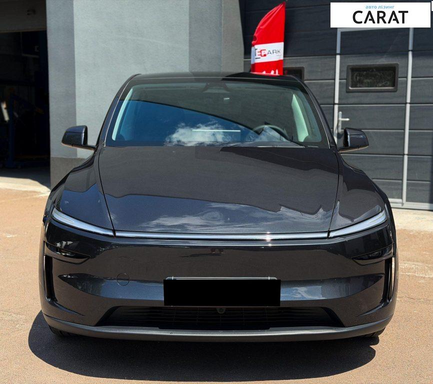 Tesla Model Y 2025