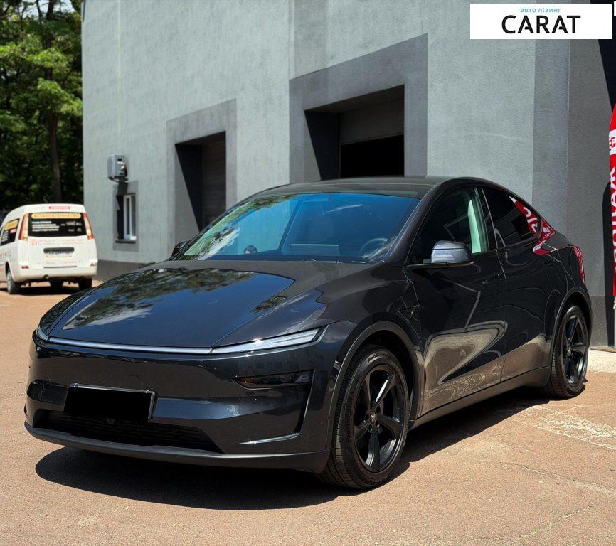 Tesla Model Y 2025