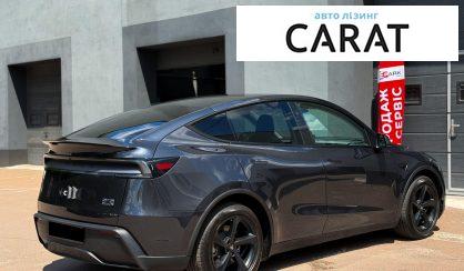Tesla Model Y 2025