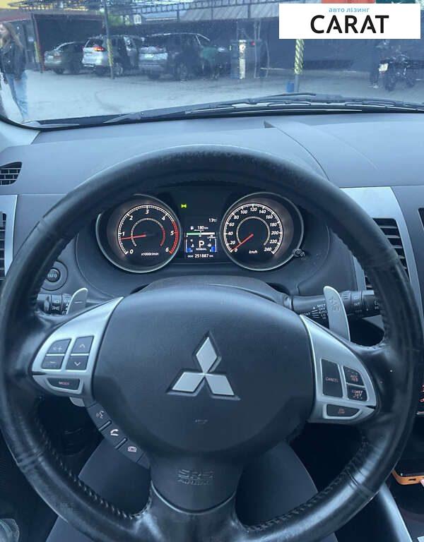 Mitsubishi Outlander 2011