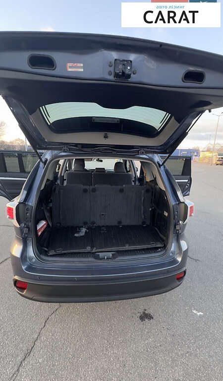 Toyota Highlander 2015